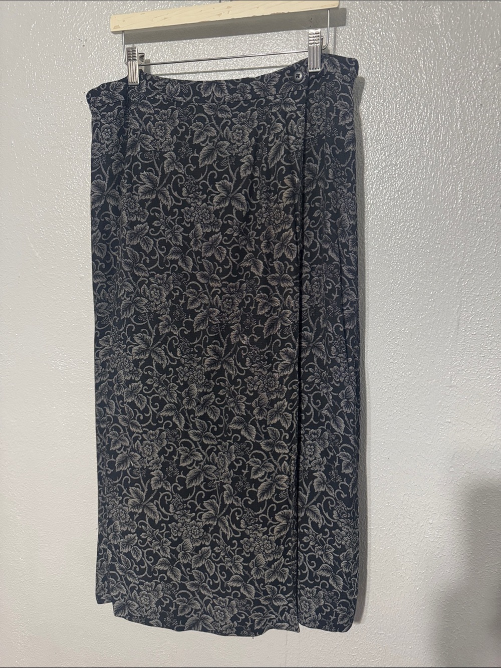 Vintage Talbots Petites Whimsigoth Floral Wrap Midi Skirt 14 Black Silver Leaf